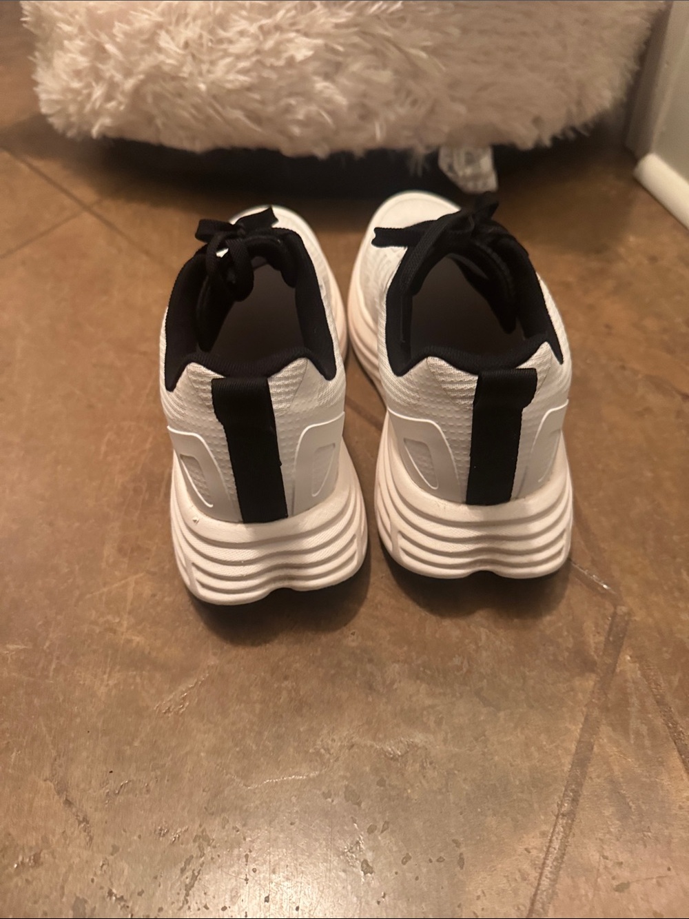 NortiV8 White and Black Chunky tennis shoes - Picture 4 of 6